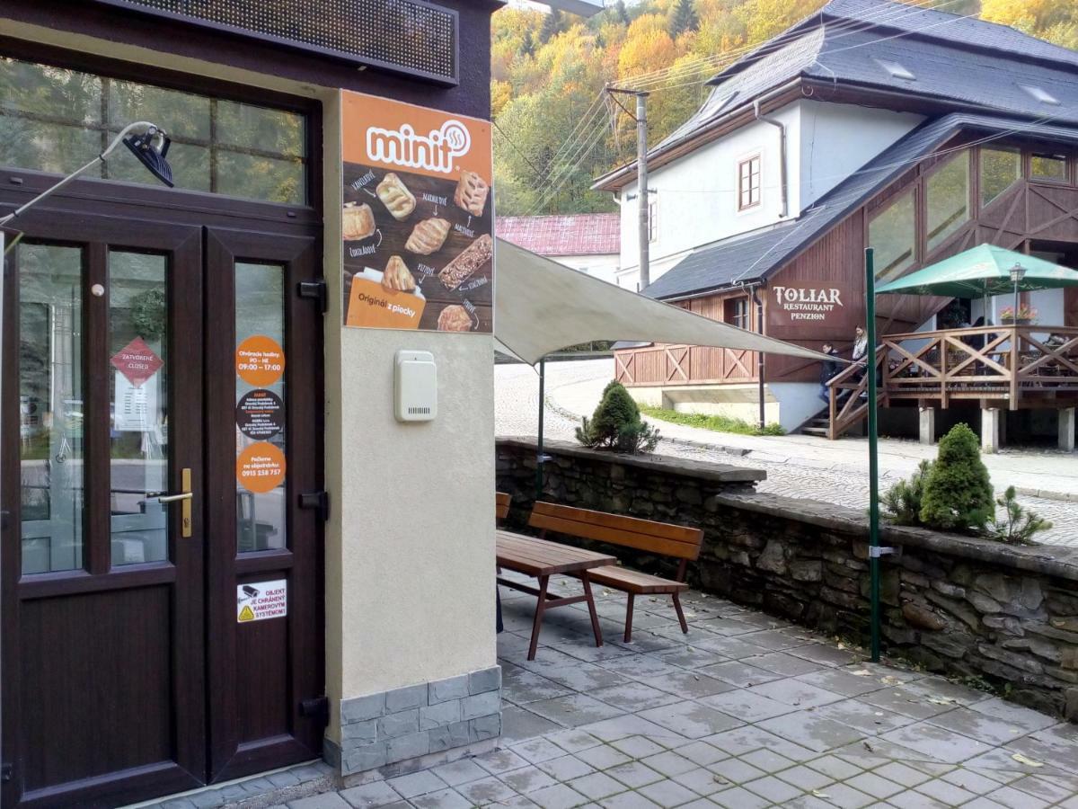 Urban Center Hotel Oravsky Podzamok Exterior foto